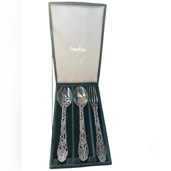 Gorgeous Vintage Neiman Marcus Silver Servinf Set - Picture 1 of 2